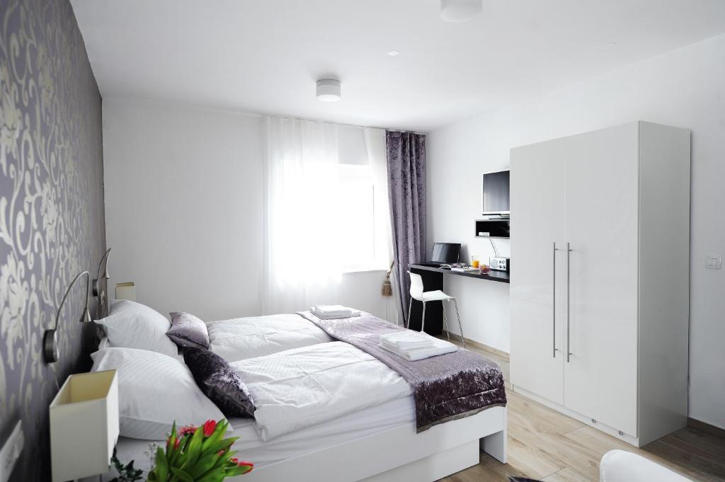 Garni Hotel Azur Ljubljana Værelse billede