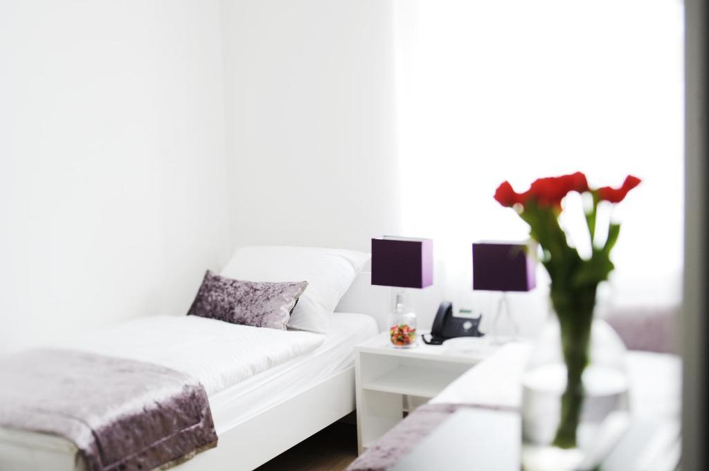 Garni Hotel Azur Ljubljana Værelse billede