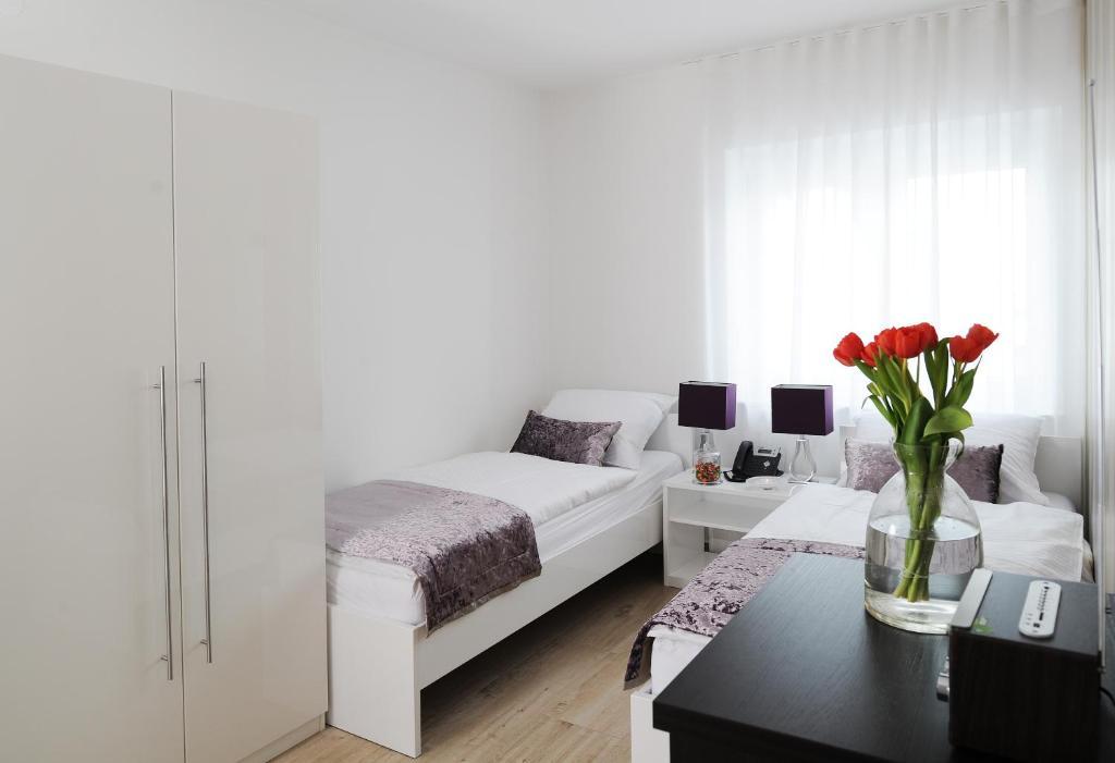 Garni Hotel Azur Ljubljana Værelse billede