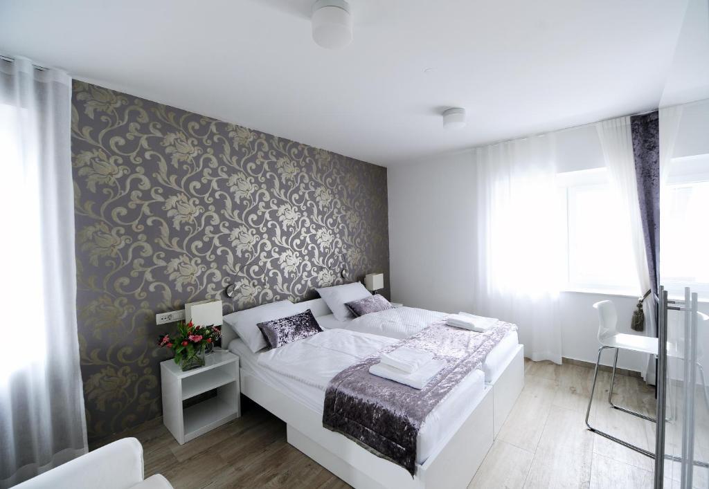 Garni Hotel Azur Ljubljana Værelse billede